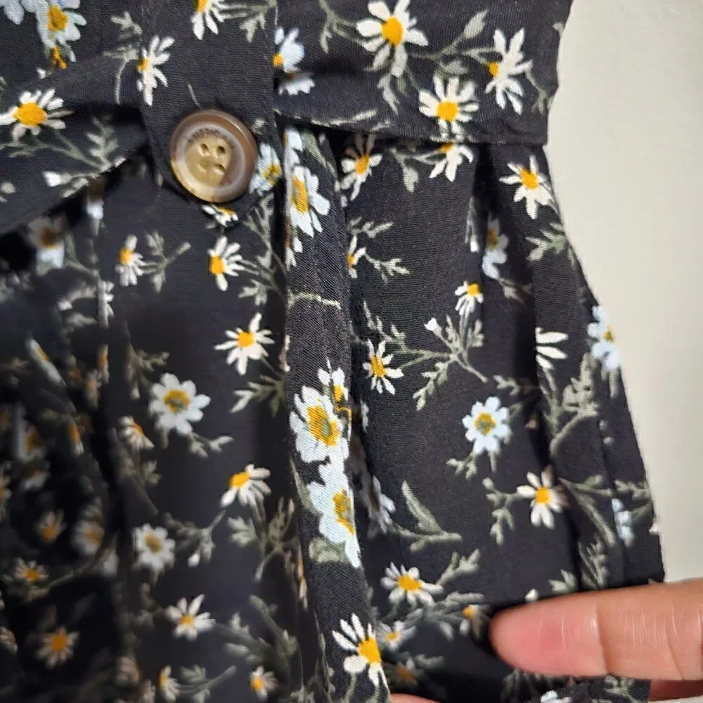 EUC WORN ONCE AMERICAN EAGLE OUTFITTERS FLORAL CULOTTE SHORTS BELTED SIZE M